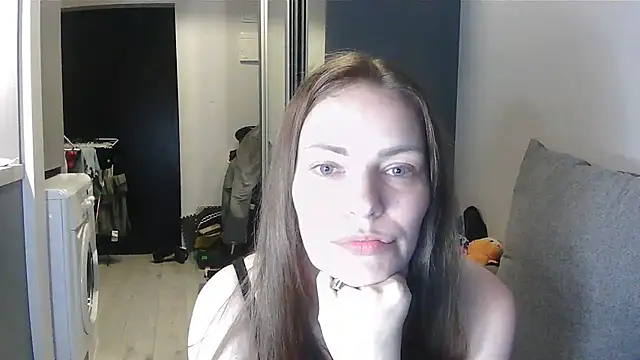 AnnaDiamond1's Live XXX Chat