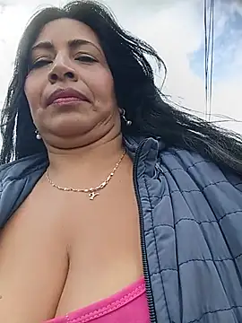 Chat XXX ao vivo de shailademons-