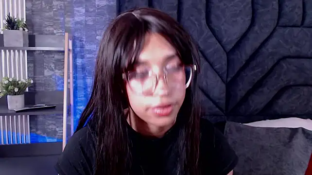 Karin_Ks Chat XXX in diretta