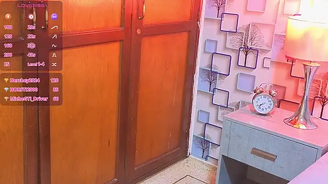 Živý XXX chat LoganSteel_
