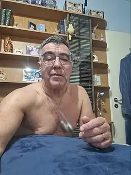 צ'אט XXX בשידור חי של darialmas