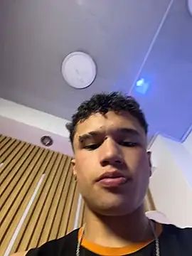 Chat +18 de Dominik_Souza ao vivo