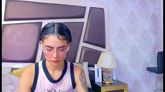 NicoleEsposito's Live XXX Chat