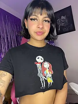 Chat +18 de Larah_bell_uwu ao vivo