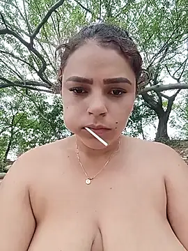 Mommy-Hot Adlı Modelin Canlı XXX Sohbeti