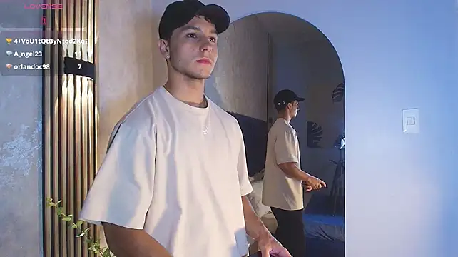 Chat XXX en directo de Noah_Clarkk