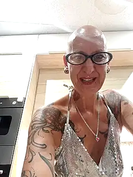 Czat XXX na żywo – Emma_Milf25