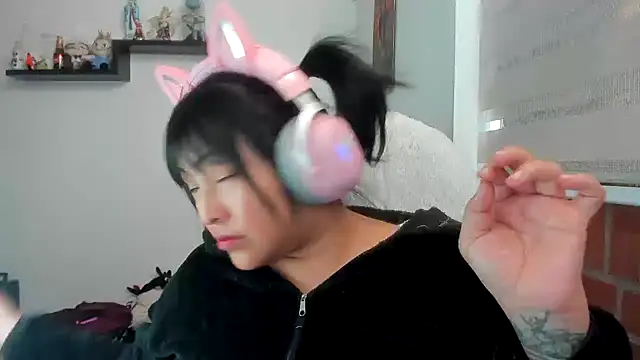 Chat XXX en directo de Shaddycute_
