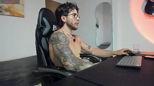 LucianSinclairn Live XXX chat