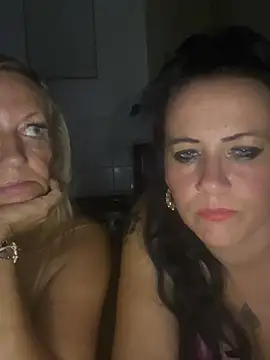 Show de babeyb9 na webcam