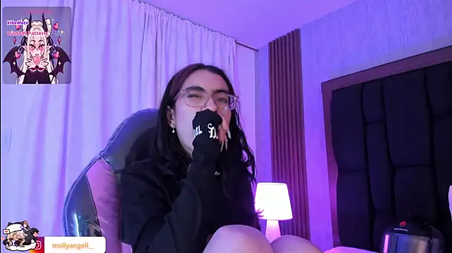 Molly_A's Live XXX Chat