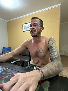 CoyoteDuMato's Live XXX Chat