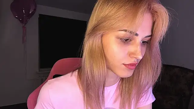 neweva_ XXX чат на живо