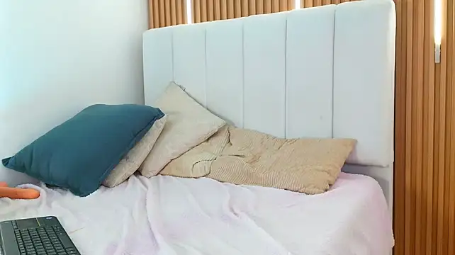 KimSensual_ লাইভ XXX চ্যাট