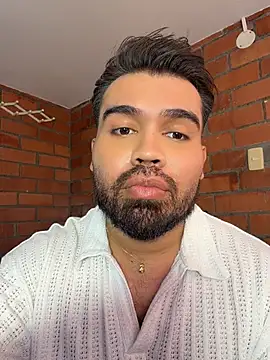 Chat XXX en directo de LucaLaurent