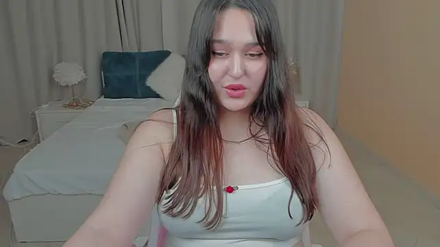 Chat +18 de Mila_Vogue ao vivo