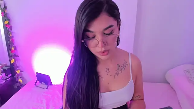 RoseCassie's Live XXX Chat