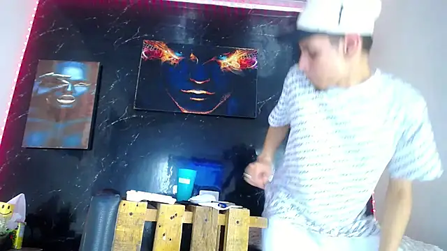 XXX chat uživo modela LuxeCouple