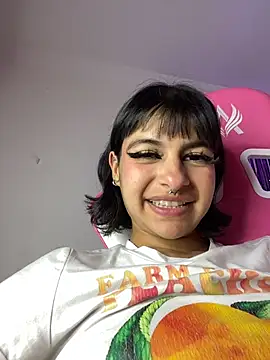 Chat XXX en directo de Larah_bell_uwu