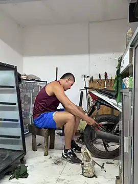 Paul22cm- Live XXX-chat