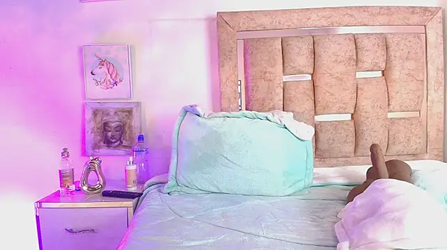 ElenaLauren Adlı Modelin Canlı XXX Sohbeti