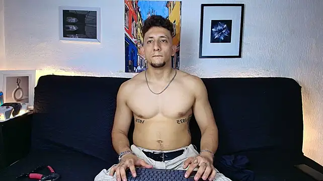 SR_EMILIOCUM's Live XXX Chat