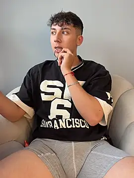 XXX chat uživo modela OLIVER_K