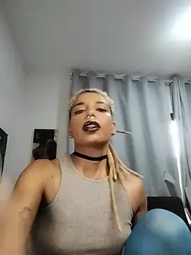 XXX chat uživo modela Helenoir