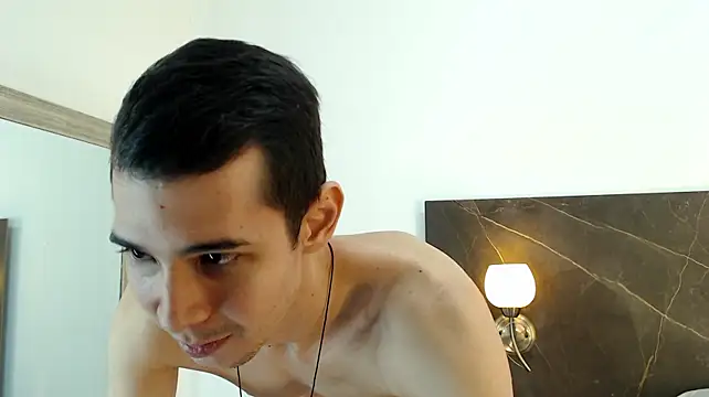 Онлайн чат XXX Brandon_Wolf