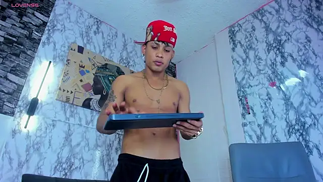 Damian-Luxn Live XXX chat