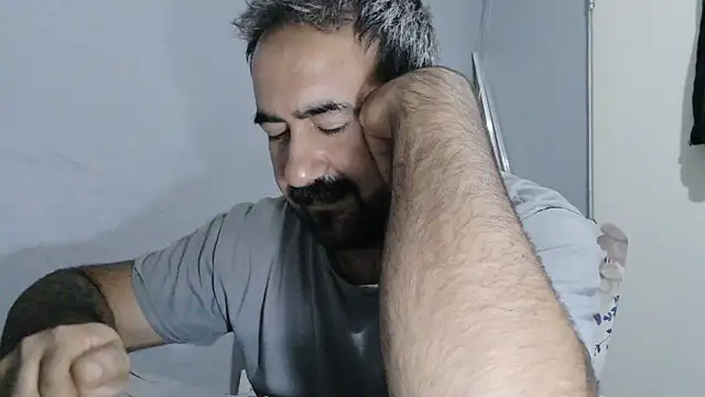 Živý XXX chat -Hunter_Blaze-