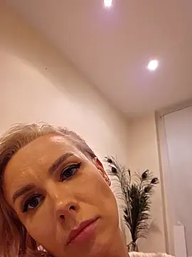AureliaDouxn Live XXX chat