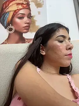 sofiaacutee's Live XXX Chat