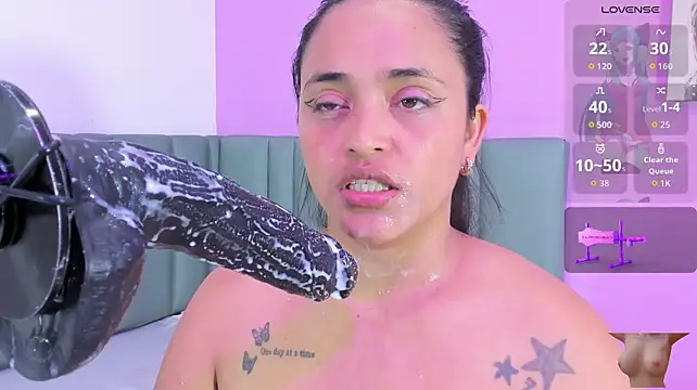 Chat +18 de susan__bigass ao vivo