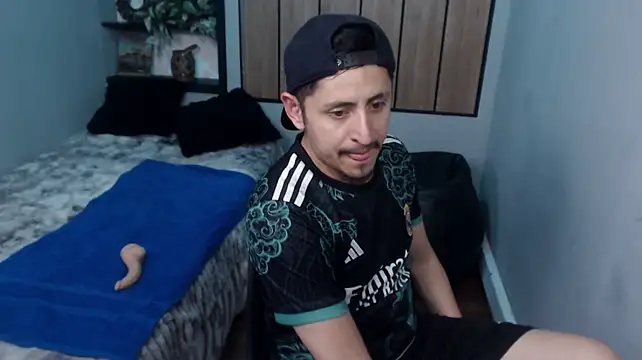 kevin_23_ 라이브 XXX 채팅