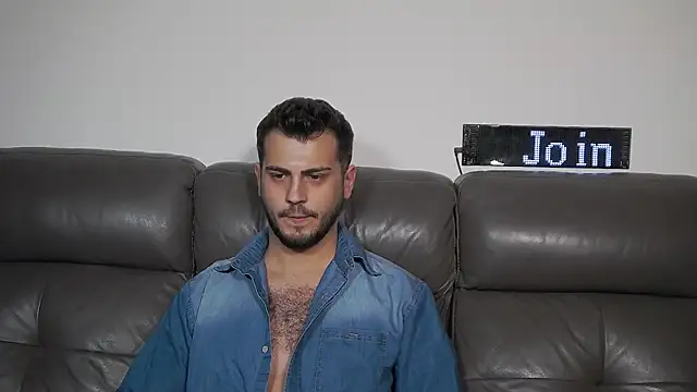 XXX chat uživo modela CrazyDom1