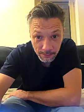 tomek84 – Live XXX-chat