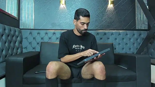 XXX chat uživo modela Andres_Bless