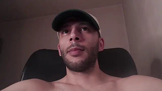 צ'אט XXX בשידור חי של henryaxe