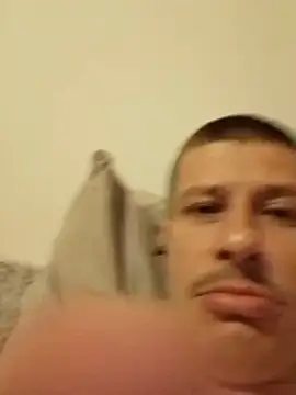 צ'אט XXX בשידור חי של OioiJajaTJStrongKutasen
