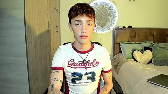 Timothy_ros লাইভ XXX চ্যাট