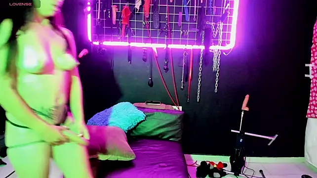 Pokazy przed kamerką – Mistress_Lola_bdsm
