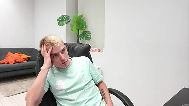 Logan_Falk élő XXX-chatje