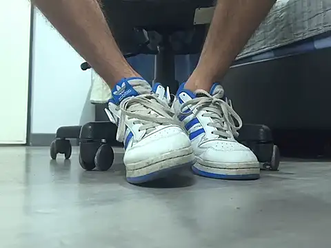 عرض كام thomass1018