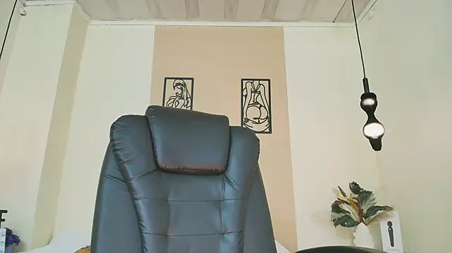 AnisiaFarina's Live XXX Chat