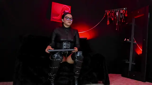 Isabellestones élő XXX-chatje