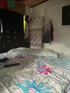chiquiscaro Adlı Modelin Canlı XXX Sohbeti