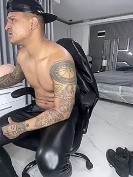 دردشة master_leather الجنسية المباشرة