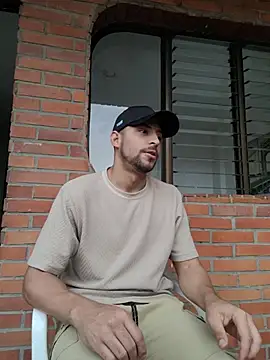 Cris_LaCobra_'s Live XXX Chat