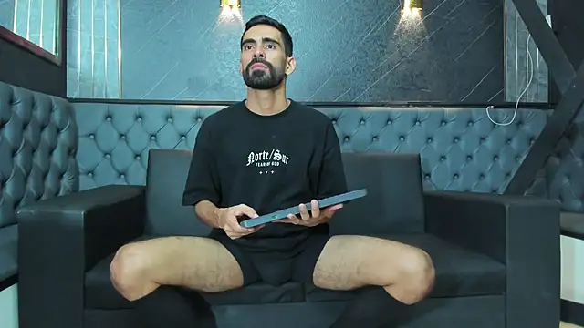 XXX chat uživo modela Andres_Bless